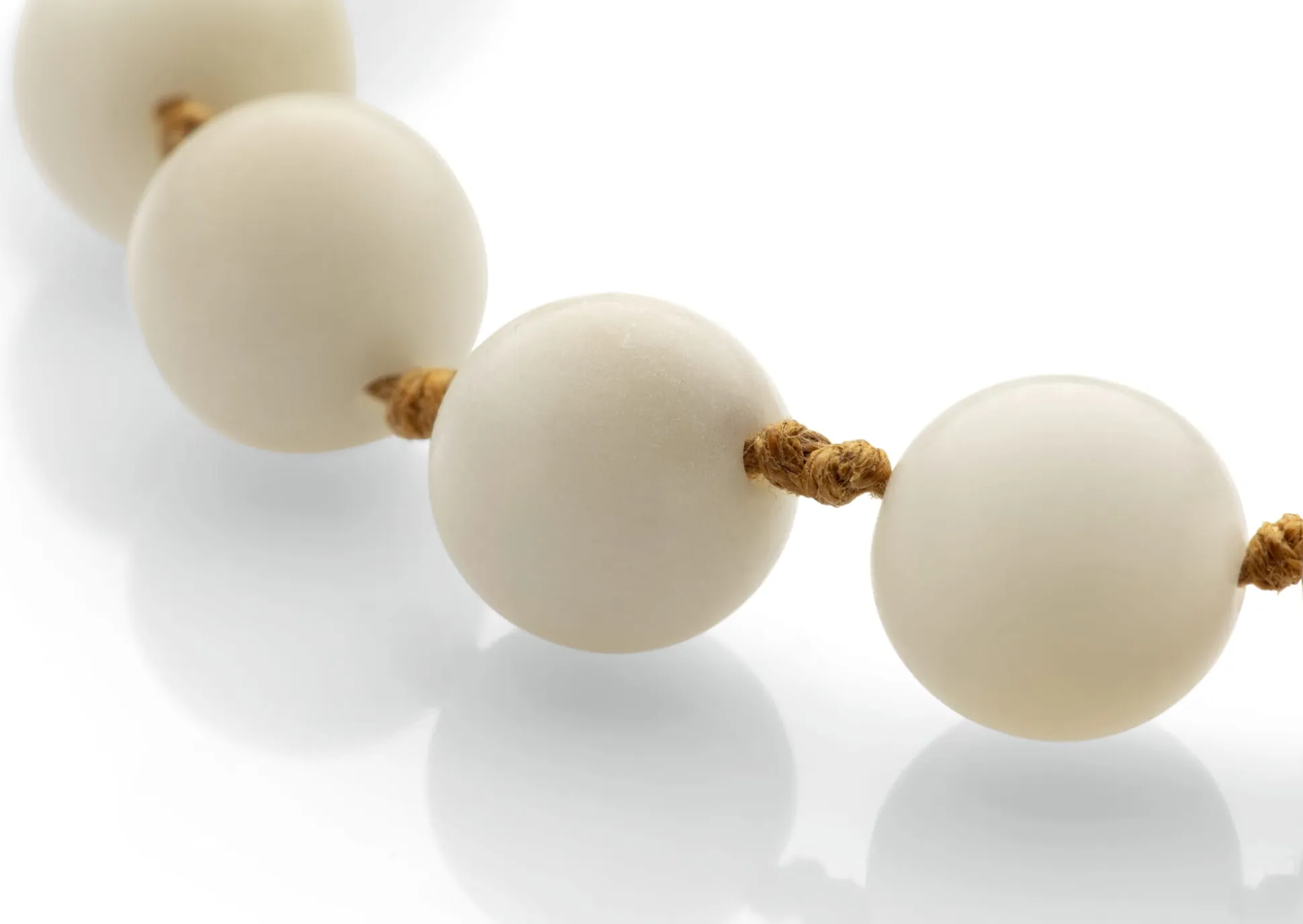 Armkette aus Taguanuss, Naturweiß