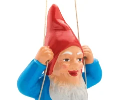 Gartenzwerg mit Schaukel