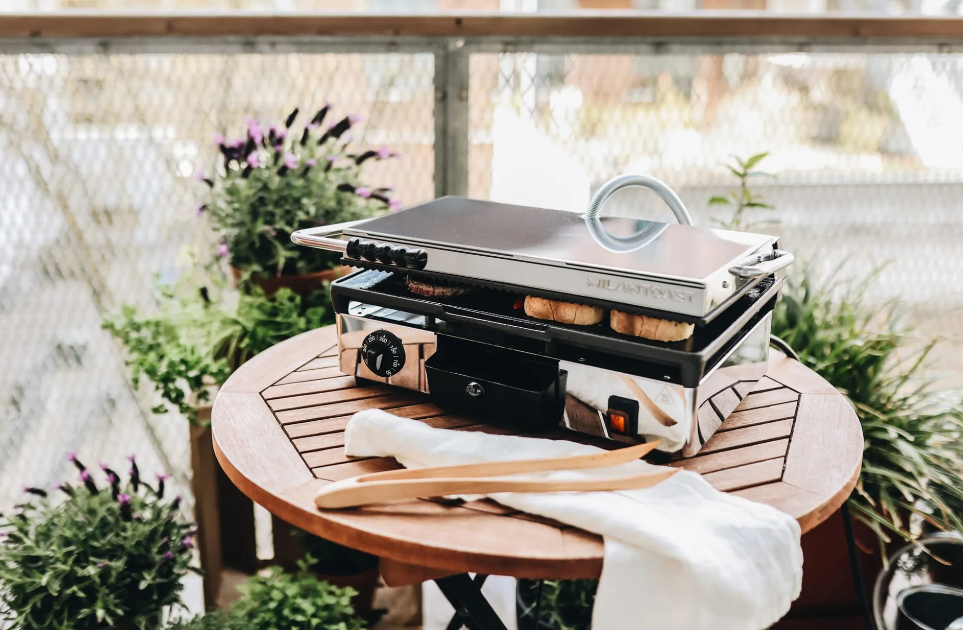 Großer Kontaktgrill quadratisch