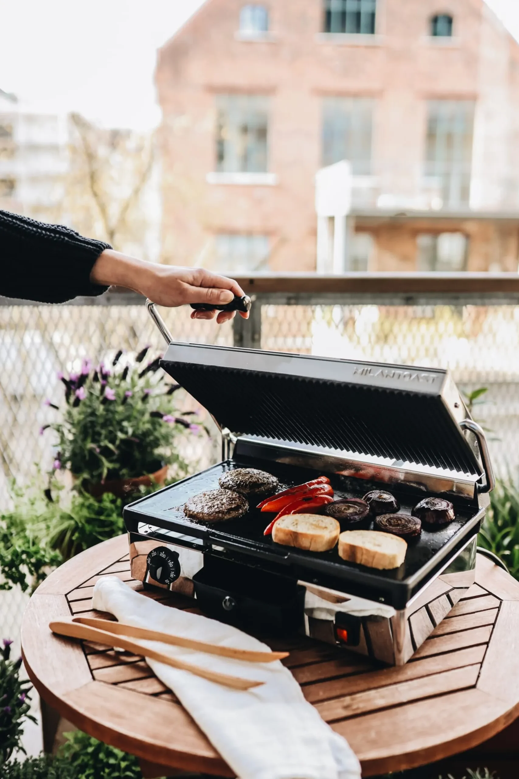 Großer Kontaktgrill quadratisch