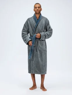 Haus- und Bademantel fein gestreift