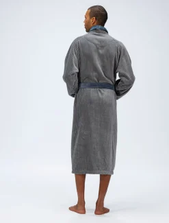 Haus- und Bademantel fein gestreift