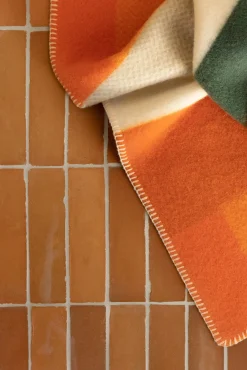 Lammwolldecke Bauhausstil