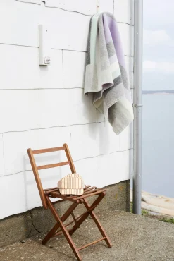 Lammwolldecke Bauhausstil