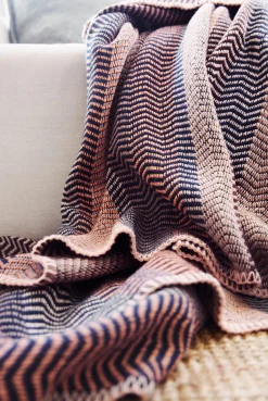 Lammwolldecke Naturtöne Fri