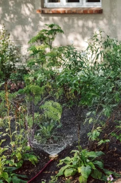 Manufactum Bodenregner Messing gedreht