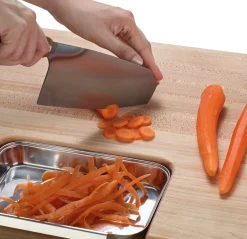 Schneidebrett mit Saftrille und Auffangschale