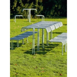 Stuhl und Tisch Basilea