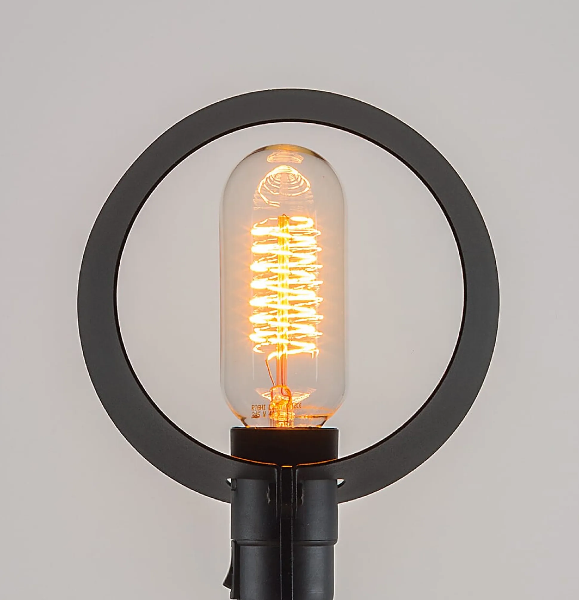 Tonone Bodenleuchte Stahl und Aluminium