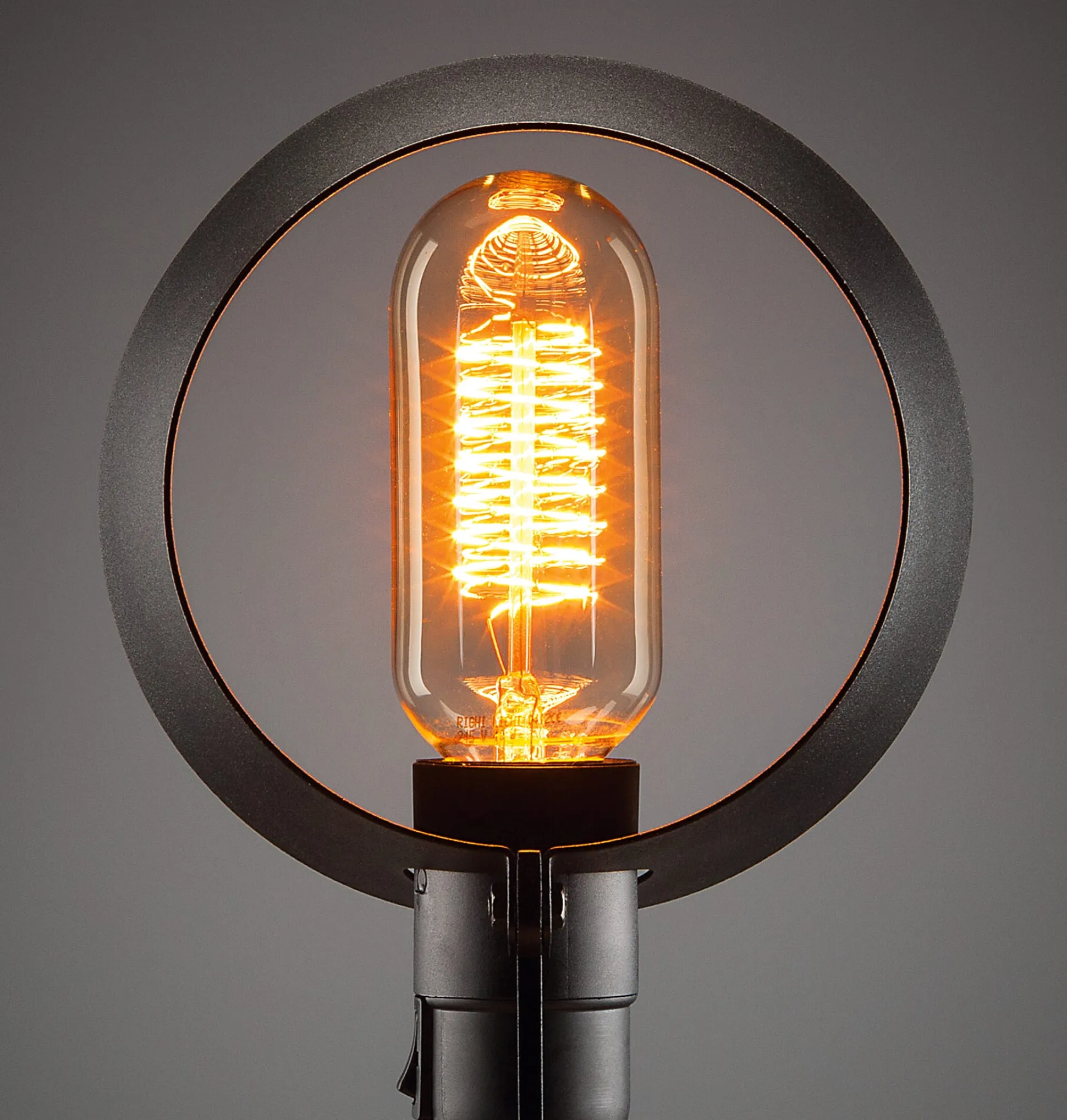 Tonone Bodenleuchte Stahl und Aluminium